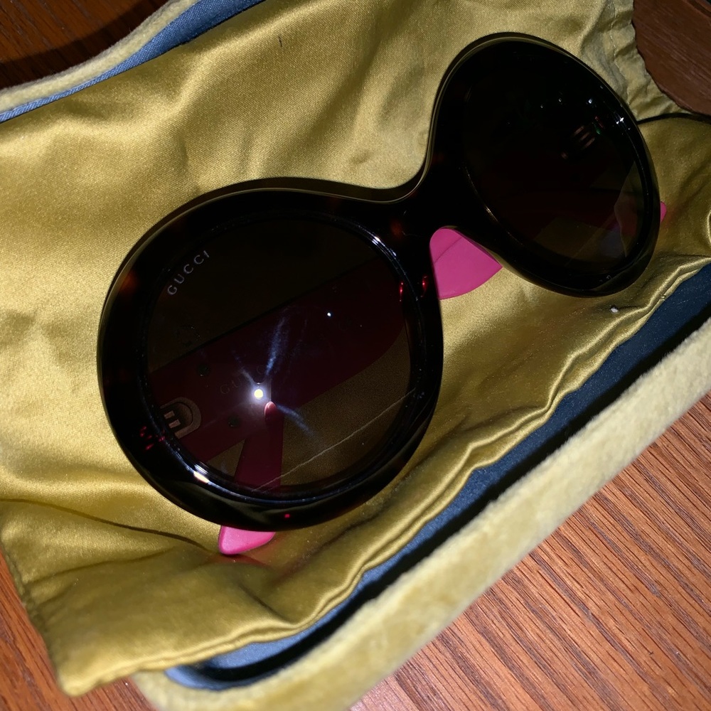 ‼️SOLD‼️💞GUCCI💞 - Picture 2 of 7